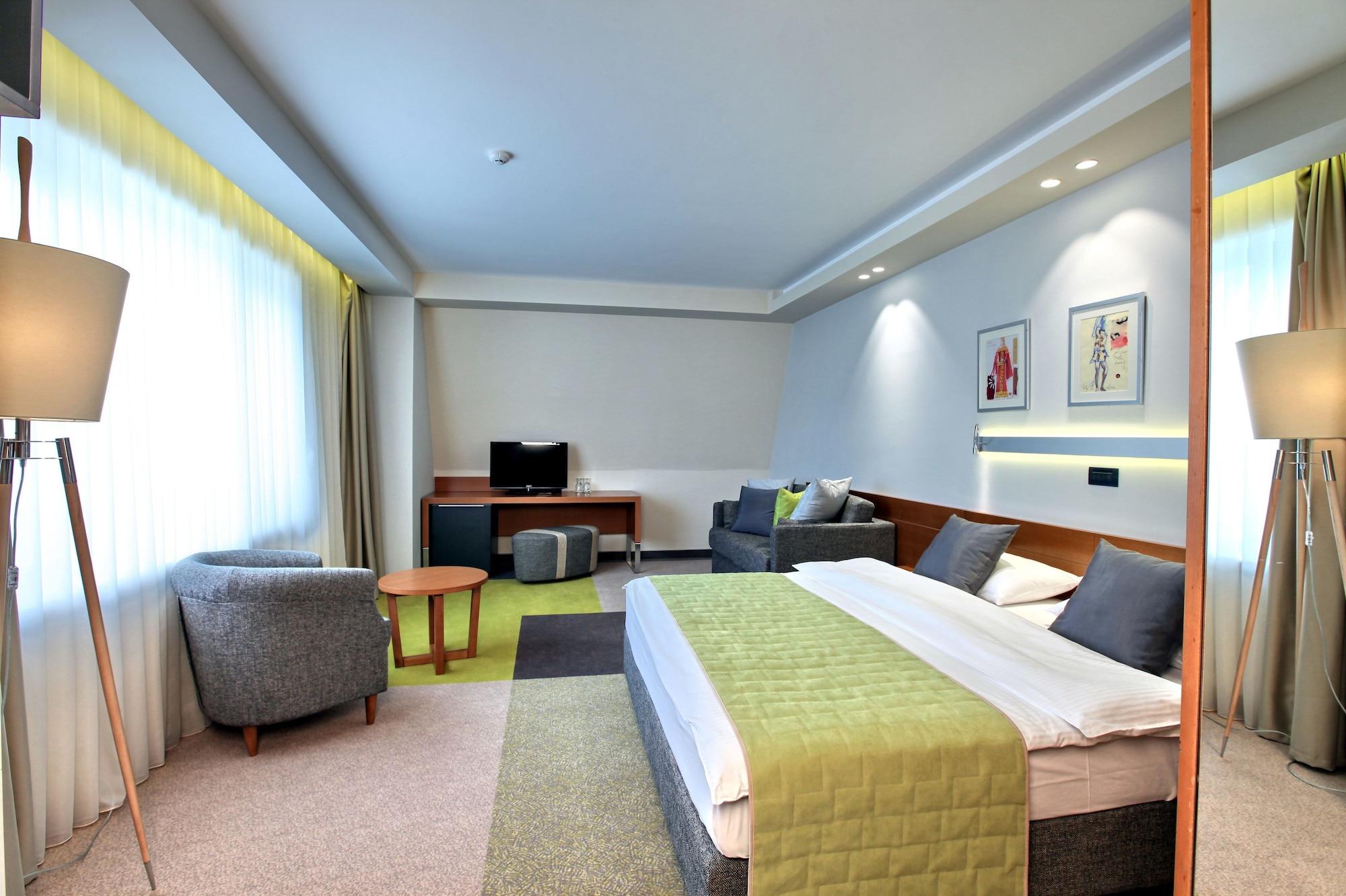 Hotel Mona Plaza Zlatibor Exterior foto