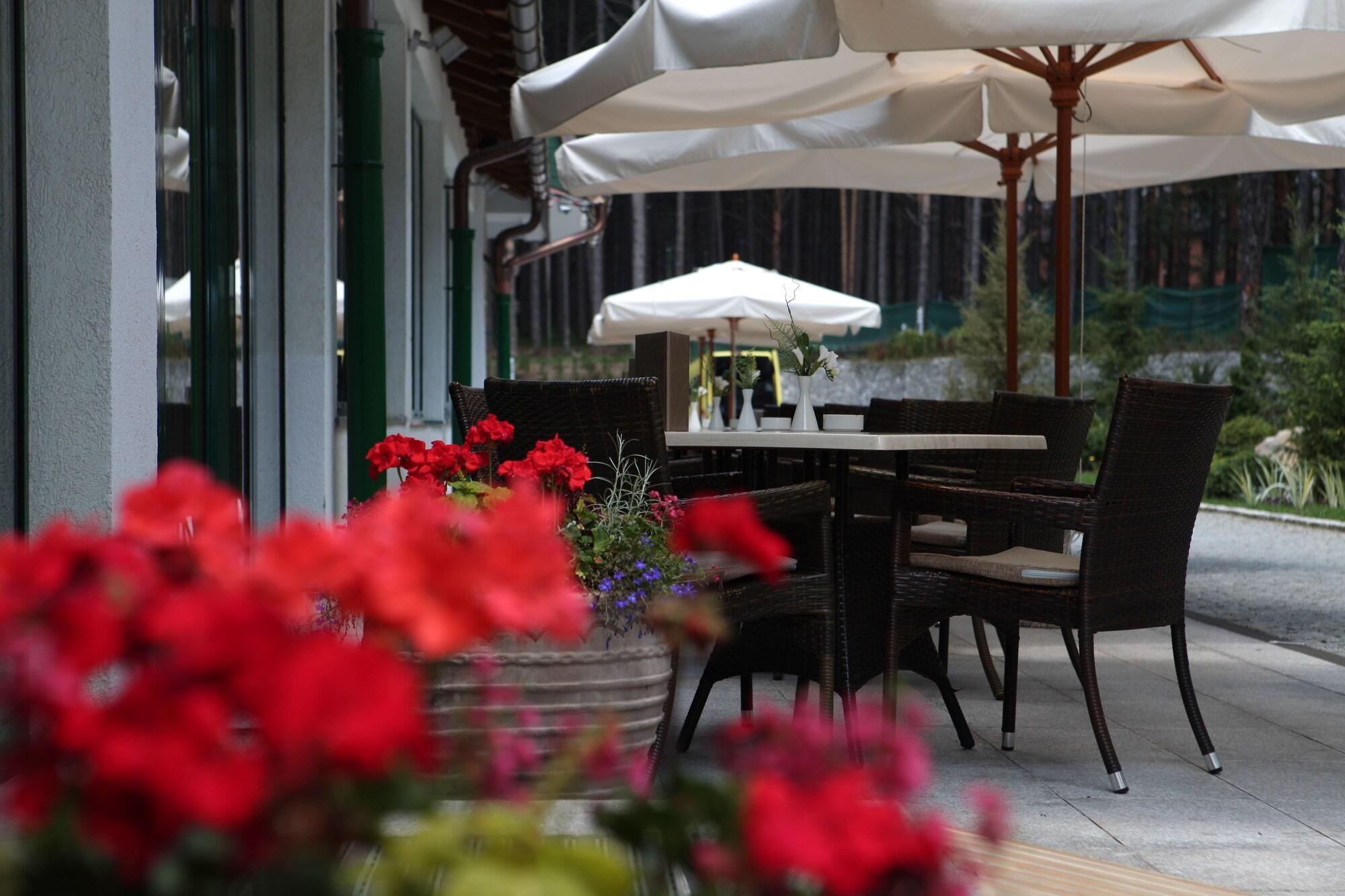 Hotel Mona Plaza Zlatibor Exterior foto